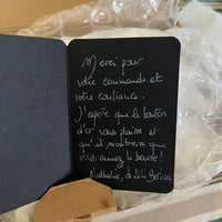 Meassage_avec_empaquetage_fleurs_en_verre_de_Murano_Lili_Berina
