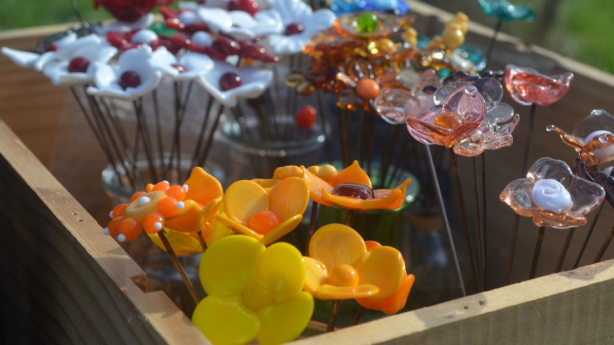 Fleurs en verre fabriquées à la main au Pays basque